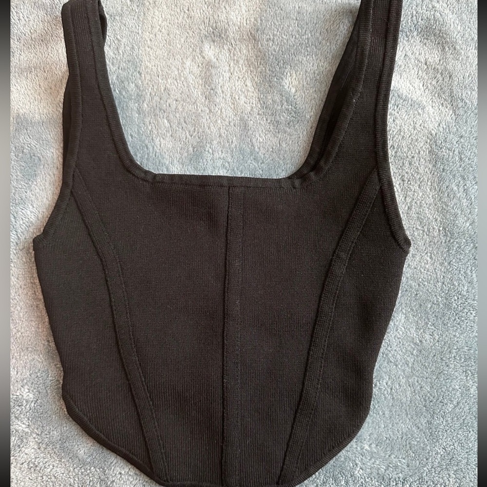 Aritzia crop top